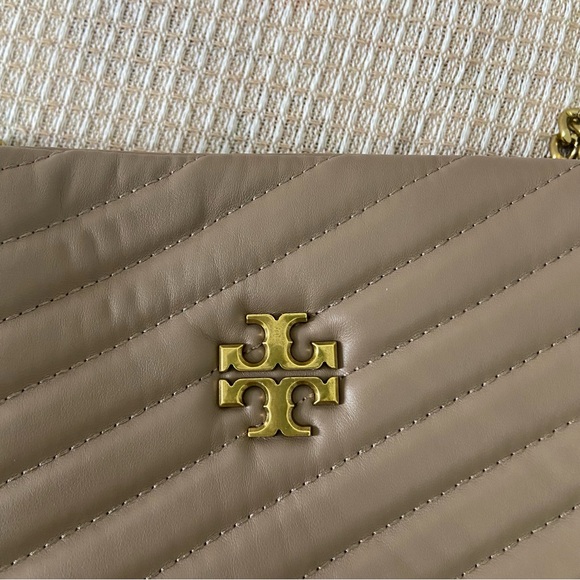 Tory Burch Tan Handbag - Picture 3 of 8